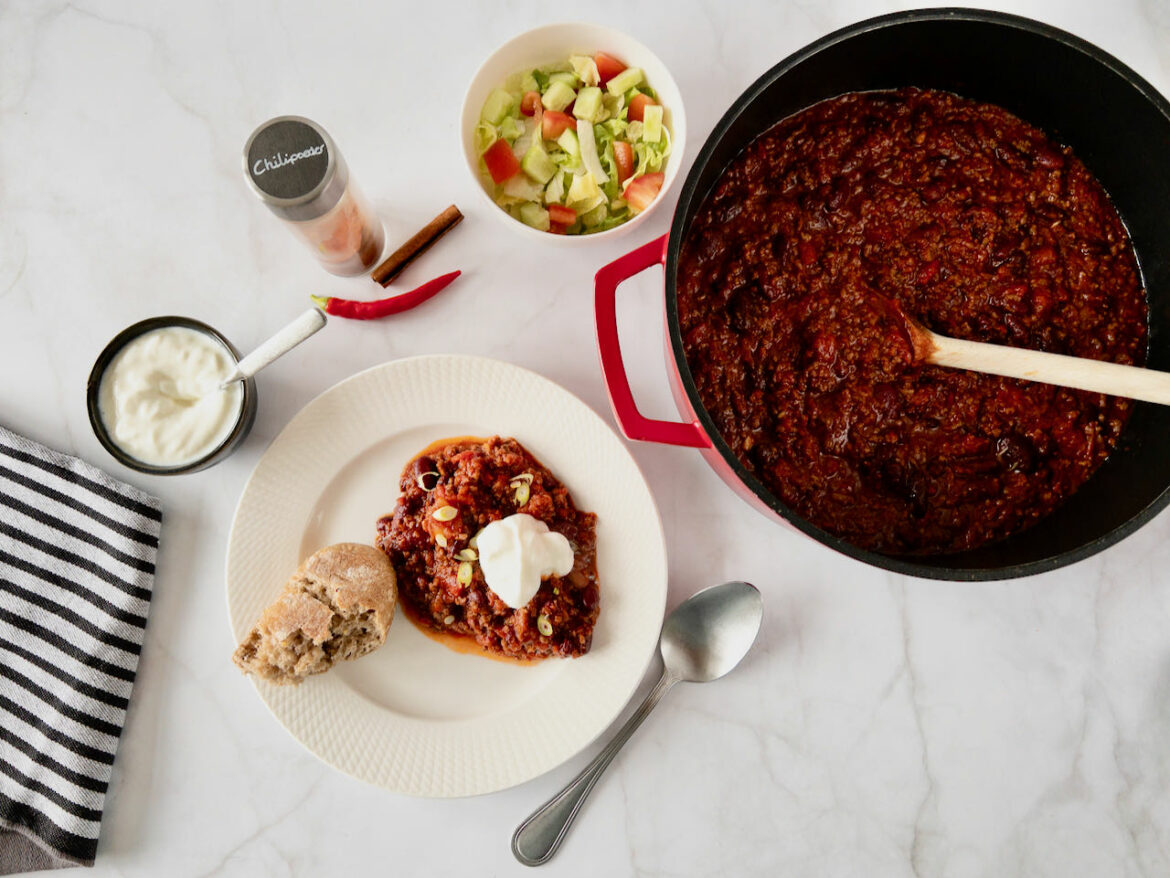 Hoe maak je chili con carne van Jamie Oliver Gezin over de Kook