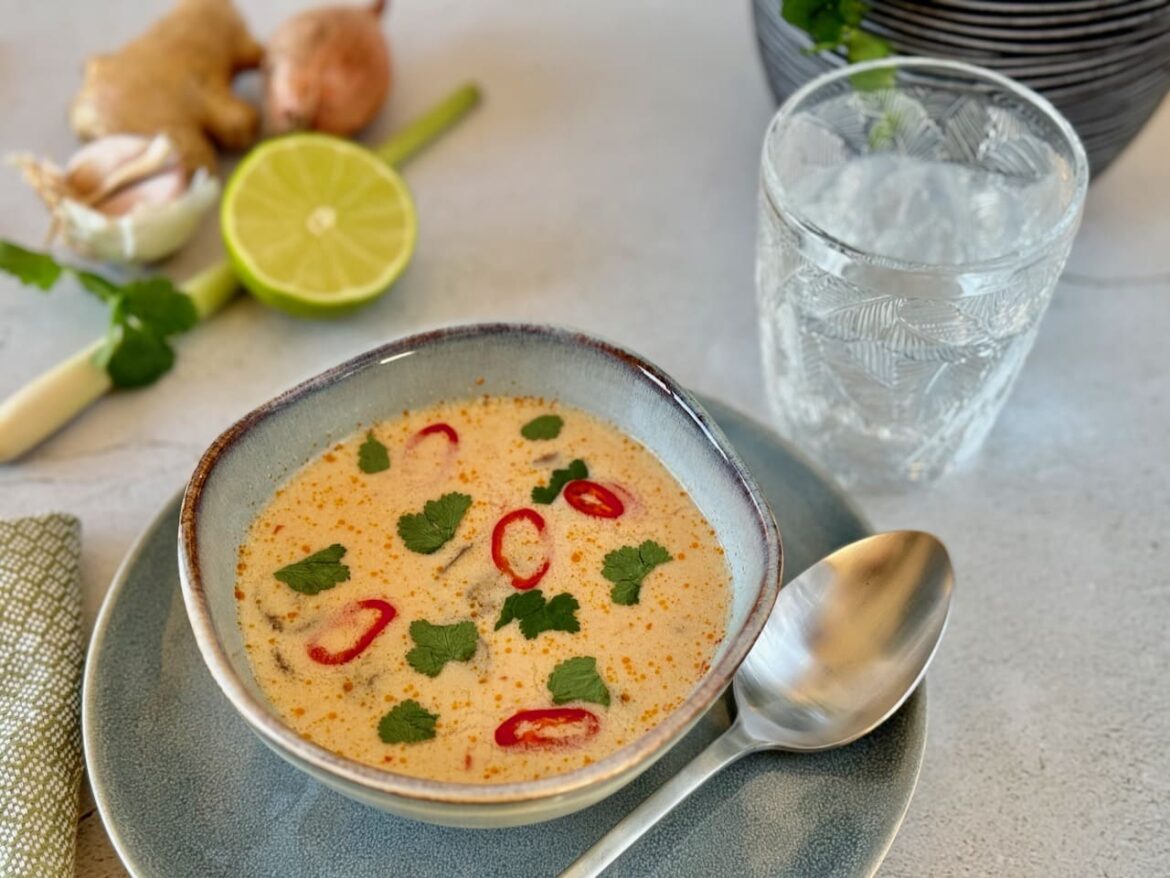 Slowcooker Tom Khai Kai soep